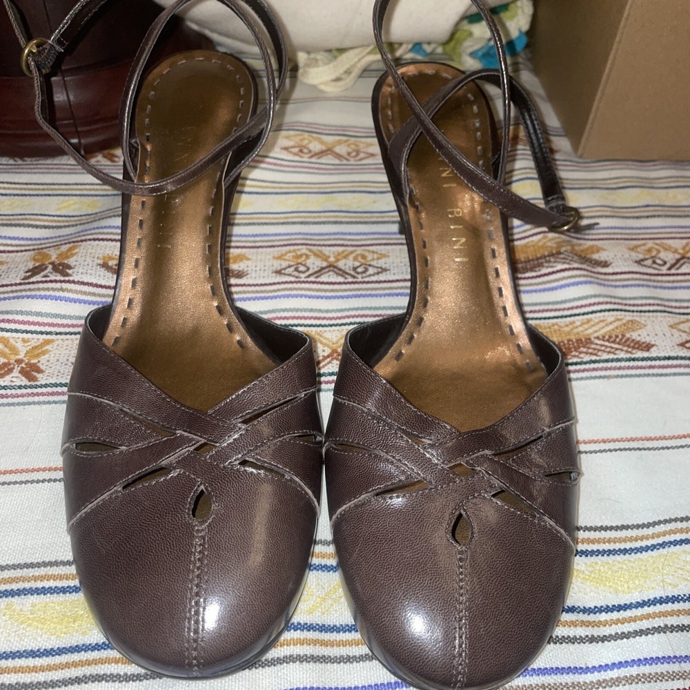 Gianni‎ Bini Angelina Pumps With Ankle Strap Heels Dark Brown 8M